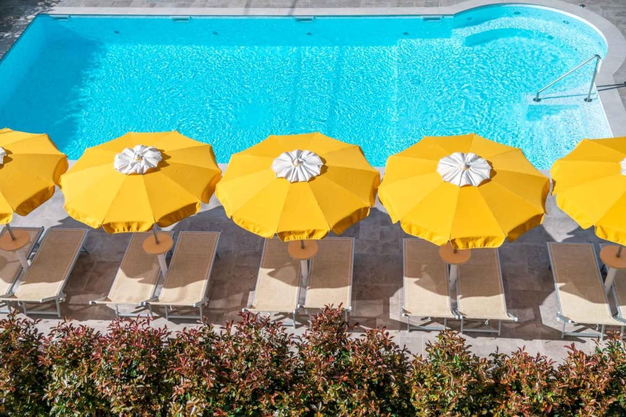 Hotel Riviera дева Марина Экстерьер фото