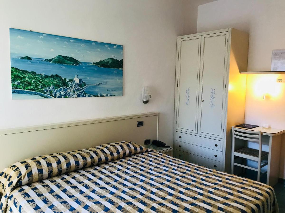 Hotel Riviera дева Марина Экстерьер фото